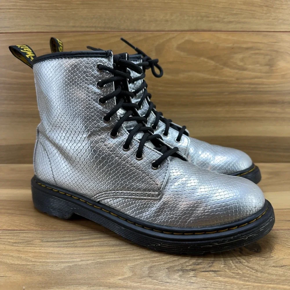 Dr Martens Combat Boots‎ Girls Youth Size 4 Metallic Silver Snake Print Punk